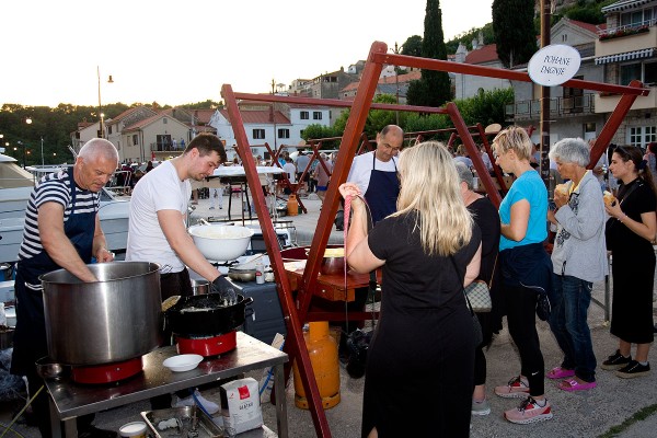 "Gastromorske fe&scaron;te Općine Novigrad"