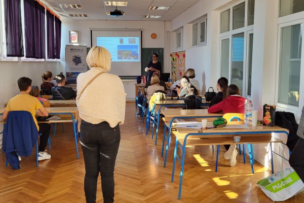 "Očuvanje kulturne maritimne ba&scaron;tine u Općini Posedarje" - Igra valova