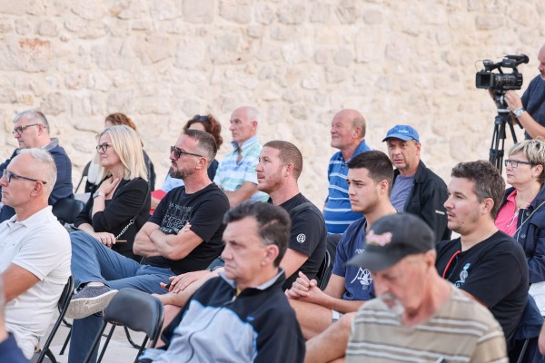 "Velebitski &scaron;kamp - neispričana priča"