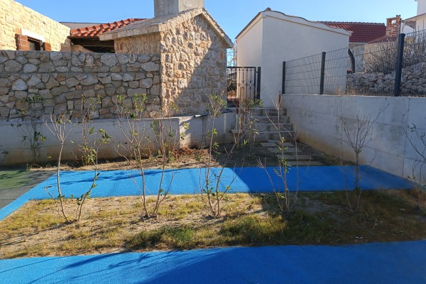 "Ražanac - &scaron;krinja s blagom"