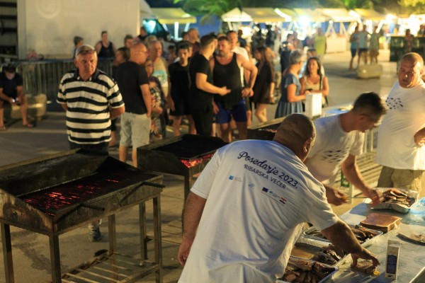 "Očuvanje kulturne maritimne ba&scaron;tine u Općini Posedarje" - Igra valova