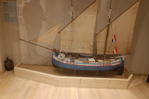 "Opremanje kuće dežderatovica" - prezentacijskog centra pomorstva i ribarstva Novigradskog akvatorija postavom namijenjenim djeci pred&scaron;kolskog i &scaron;kolskog uzrasta, s posebnim naglaskom na ekologiju mora